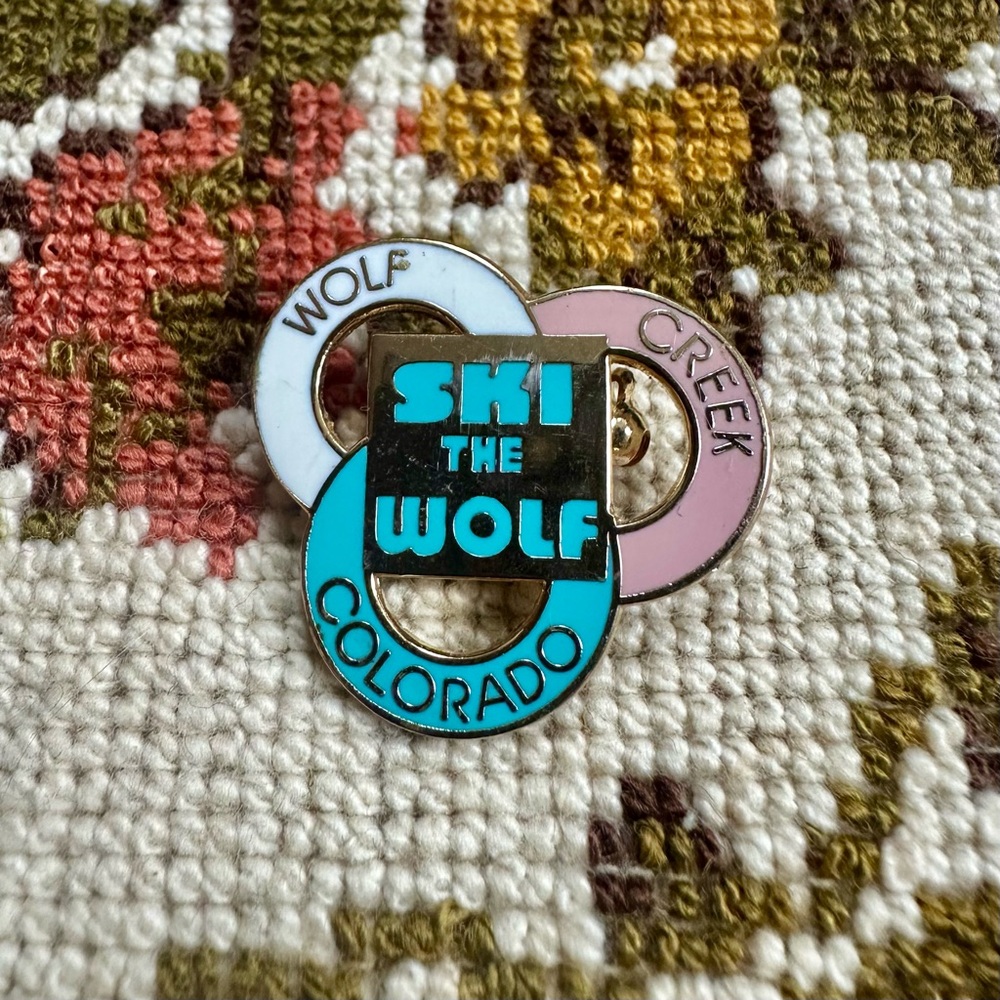 Vintage Ski The Wolf Colorado Pin
